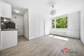 Pronájem zrekonstruovaného bytu 2kk, 32m2, cena 15000 CZK / objekt / měsíc, nabízí 