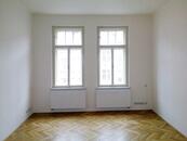 Prostorný byt 3+kk, 2.patro,100m2,+ balkon 8m2, G.očárova, Hradec Králové, cena 20000 CZK / objekt / měsíc, nabízí 