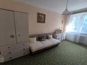 Pronájem prostorného bytu 3+1 s balkonem a garáží v Hradci Králové, cena 18000 CZK / objekt / měsíc, nabízí 