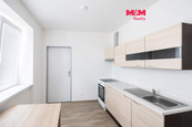 Pronájem bytu 2+1 v Hradci Králové, ul. Vocelova, cena 14200 CZK / objekt / měsíc, nabízí 