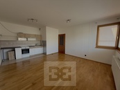 Pronájem bytu 1+kk 36 m2, Hradec Králové, cena 12900 CZK / objekt / měsíc, nabízí 