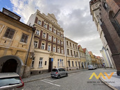 Pronájem rekonstruovaného bytu 2+1, 78 m2, Hradec Králové - centrum., cena 20000 CZK / objekt / měsíc, nabízí Miroslav Vodehnal, Realitní kancelář