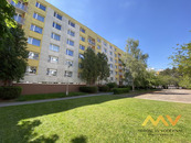 Pronájem pěkného bytu 1+1, 35 m2, Hradec Králové - ul. Formánkova. , cena 12500 CZK / objekt / měsíc, nabízí 