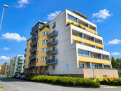 Prodej bytu 3+kk, 78 m2 s lodžií a krytým garážovým stáním, Hradec Králové - ul. Labská louka., cena 8950000 CZK / objekt, nabízí 