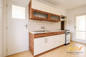 Pronájem bytu 2+1 s balkónem, 55 m2, Hradec Králové - ul. Na Střezině., cena 15000 CZK / objekt / měsíc, nabízí 