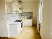 Pronájem 2+kk s terasou a parkovacím místem, cena 16500 CZK / objekt / měsíc, nabízí 