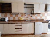 Pronájem pěkného velkého bytu 3+1 /78m2/ s balkónem v centru Hradce Králové, cena 16000 CZK / objekt / měsíc, nabízí 