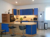 Pronájem pěkného světlého bytu 1+KK /50m2/ ve Svobodných Dvorech, cena 11000 CZK / objekt / měsíc, nabízí Sluníčko reality