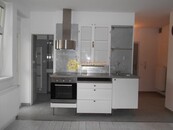 Pronájem pěkného bytu 1+1 /50m2/ s balkónem v centru Hradce Králové, cena 14000 CZK / objekt / měsíc, nabízí 
